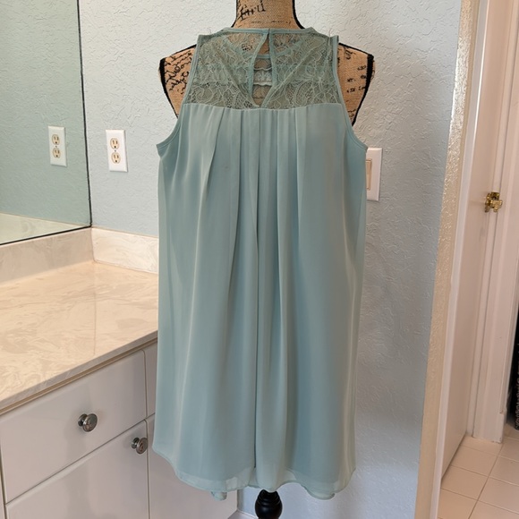 BCBGeneration Jadeite Lace Insert Sleeveless Dress - Picture 4 of 5